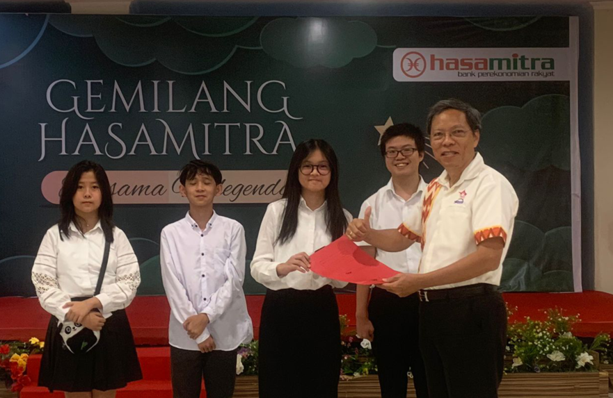 Permabudhi Sulsel Salurkan Beasiswa Pendidikan